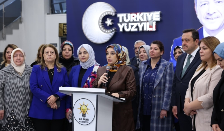 AK Parti Gaziantep Kadın Kollarından kadına yönelik şiddetle mücadele açıklaması