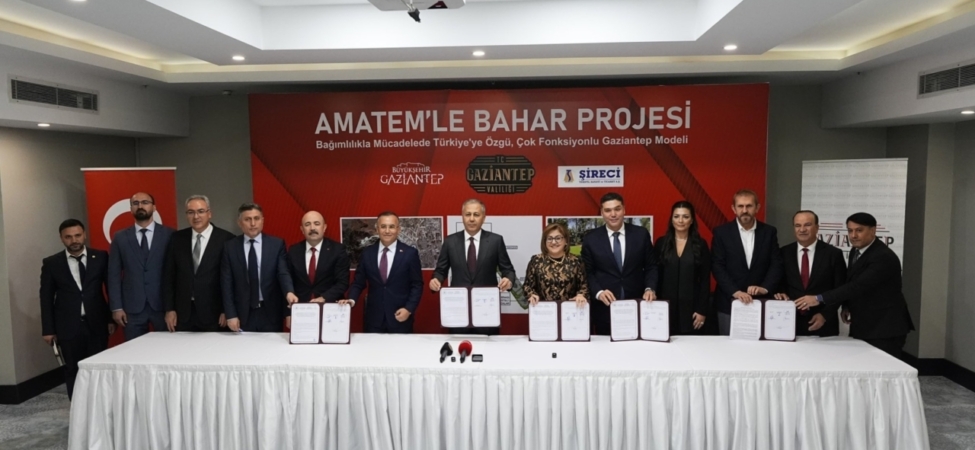 Bakan Yerlikaya, Gaziantep'te AMATEM ve Bahar Merkezi protokolüne katıldı 7 Bakan Yerlikaya, Gaziantep'te AMATEM ve Bahar Merkezi protokolüne katıldı