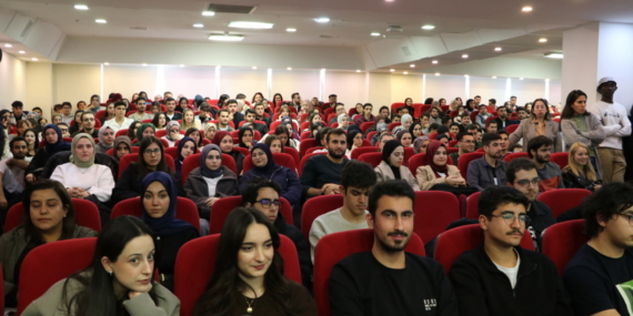 Büyükşehir Belediye Başkanı Şahin, GİBTÜ'de öğrencilerle buluştu