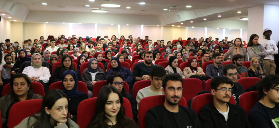 Büyükşehir Belediye Başkanı Şahin, GİBTÜ'de öğrencilerle buluştu