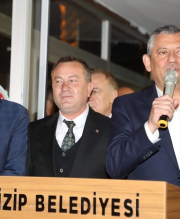 CHP Genel Başkanı Özel, Nizip Belediyesi'ni ziyaret etti