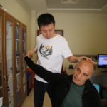 Eruh'ta Çinli doktor hastalara şifa dağıtıyor