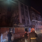 Gaziantep'te 4 katlı rezidansta çıkan yangın kontrol altına alındı