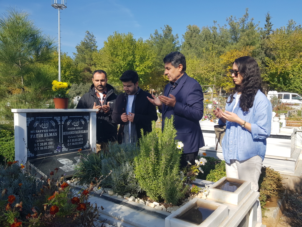 Gaziantep'te depremde hayatını kaybeden öğretmen mezarı başında anıldı