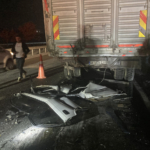 Gaziantep'te kamyon ile otomobilin çarpıştığı kazada 3 kişi öldü