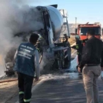 Gaziantep'te seyir halindeki beton mikserinde çıkan yangın söndürüldü 4 Gaziantep'te seyir halindeki beton mikserinde çıkan yangın söndürüldü