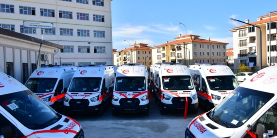 Gaziantep’te tam donanımlı 16 yeni ambulans görev yapacak 11 Gaziantep’te tam donanımlı 16 yeni ambulans görev yapacak