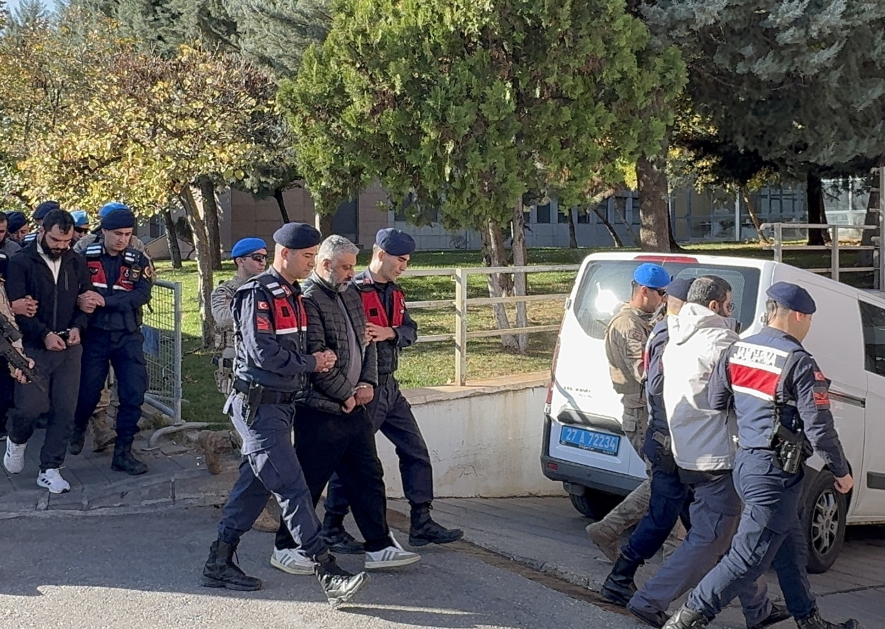 Gaziantep'te terör örgütü DEAŞ operasyonunda 13 şüpheli yakalandı
