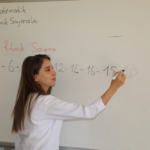 İki öğrencisi için her gün 34 kilometre yol katediyor 6 İki öğrencisi için her gün 34 kilometre yol katediyor