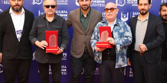 Oyuncu Erkan Can ve Güven Kıraç, "4. Göbeklitepe Uluslararası Film Festivali"ne konuk oldu 11 Oyuncu Erkan Can ve Güven Kıraç, "4. Göbeklitepe Uluslararası Film Festivali"ne konuk oldu