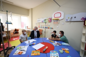 Şahinbey Belediye Başkanı Tahmazoğlu, lösemili çocukları ziyaret etti