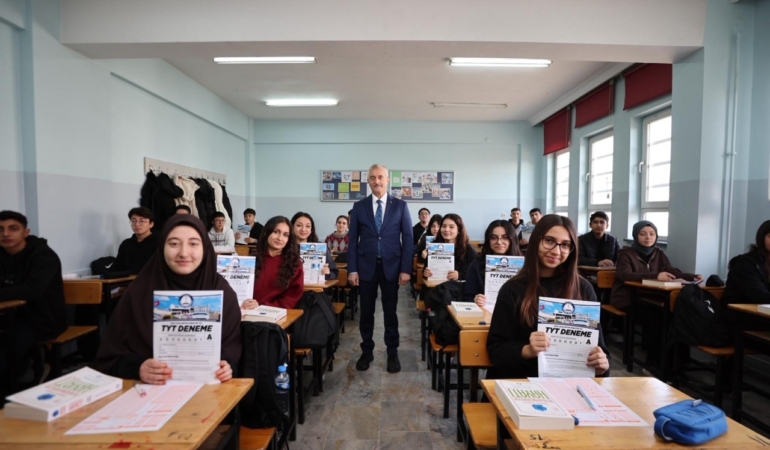 Şahinbey Belediyesinden sınava hazırlanan öğrencilere destek