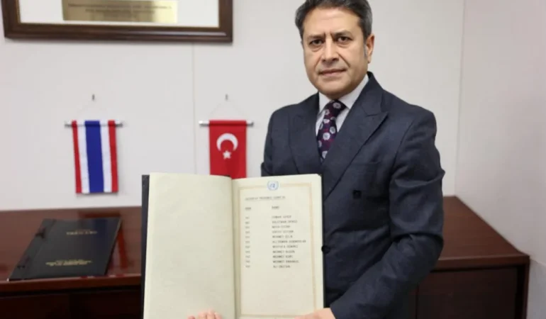 GAZİANTEP MİLLETVEKİLİ ALİ ŞAHİN’İ KORE’DE DUYGULANDIRAN SÜRPRİZ 37 6787a3fc-e218-46df-b554-dca35d413ed1