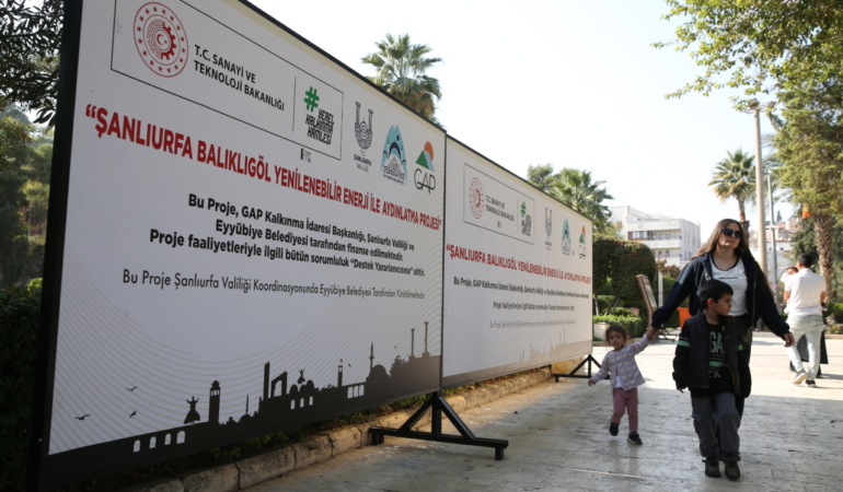 Balıklıgöl'de aydınlatma yenilenebilir enerjiyle güçlendiriliyor 76 Balıklıgöl'de aydınlatma yenilenebilir enerjiyle güçlendiriliyor