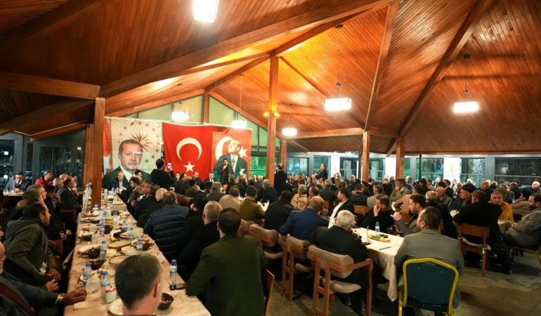 Belediye Başkanı Yılmaz, partisinin Şehitkamil ilçe teşkilatıyla bir araya geldi