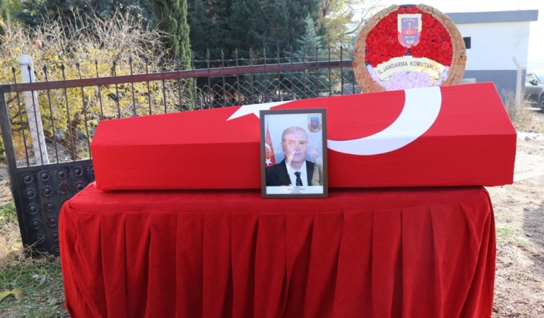 Gazi Mehmet İnce son yolculuğuna uğurlandı 25 Gazi Mehmet İnce son yolculuğuna uğurlandı