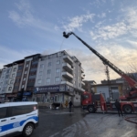 Gaziantep'te apartmanın çatısında çıkan yangın söndürüldü