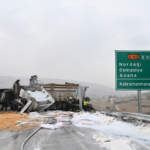 Gaziantep'te çarpışan 3 tırda yangın çıktı