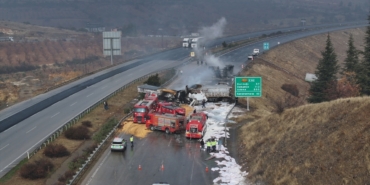 Gaziantep'te çarpışan 3 tırda yangın çıktı