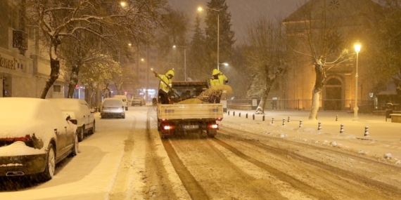 Gaziantep'te karla mücadele çalışmaları sürüyor 17 Gaziantep'te karla mücadele çalışmaları sürüyor