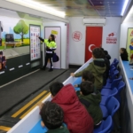 İslahiye'de öğrencilere "Mobil Trafik Eğitim Tırı"nda eğitim verildi