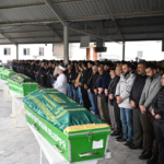 Osmaniye'de otobüsün tıra çarptığı kazada ölen 2 kişinin cenazesi Gaziantep'te defnedildi 6 Osmaniye'de otobüsün tıra çarptığı kazada ölen 2 kişinin cenazesi Gaziantep'te defnedildi