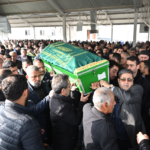 Osmaniye'de otobüsün tıra çarptığı kazada ölen 2 kişinin cenazesi Gaziantep'te defnedildi 7 Osmaniye'de otobüsün tıra çarptığı kazada ölen 2 kişinin cenazesi Gaziantep'te defnedildi