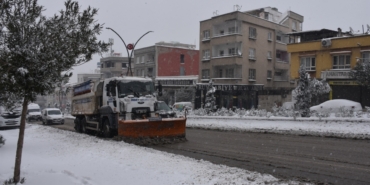 Şahinbey Belediyesi'nin karla mücadele çalışmaları sürüyor