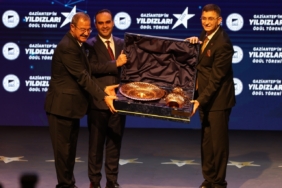 Sanayi ve Teknoloji Bakanı Kacır, "Gaziantep'in Yıldızları" ödül töreninde konuştu: