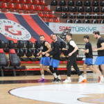 Gaziantep Basketbol zirveden inmek istemiyor