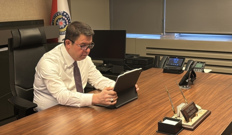 Gaziantep Emniyet Müdürü Özcan, AA'nın "Yılın Kareleri" oylamasına katıldı 40 Gaziantep Emniyet Müdürü Özcan, AA'nın "Yılın Kareleri" oylamasına katıldı