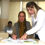 Gaziantepli 65 yaşındaki Zeliha teyze İngilizce öğrenme azmiyle örnek oluyor