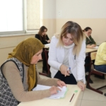 Gaziantepli 65 yaşındaki Zeliha teyze İngilizce öğrenme azmiyle örnek oluyor