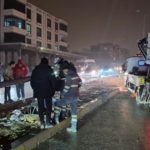 Gaziantep'te elektrik direğine çarpan otomobildeki 2 kişi yaralandı 93 Gaziantep'te elektrik direğine çarpan otomobildeki 2 kişi yaralandı