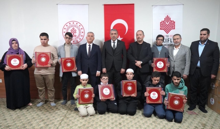 Gaziantep'te görme engelli hafızlara ziyaret