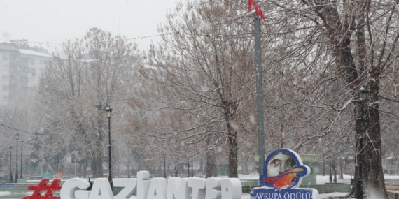 Gaziantep'te kar yağışı etkili oluyor