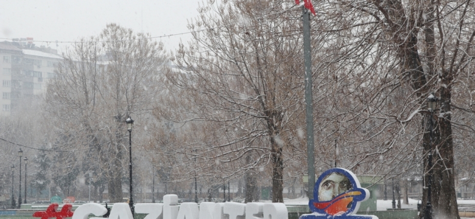 Gaziantep'te kar yağışı etkili oluyor