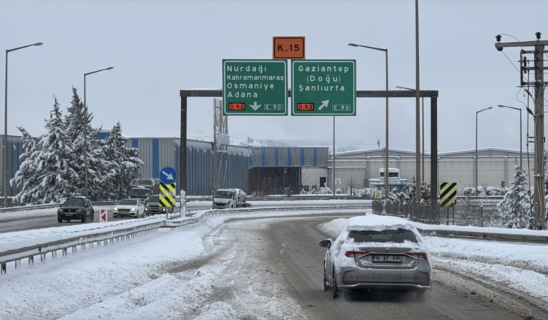 Gaziantep'te kar yağışı etkisini sürdürüyor 39 Gaziantep'te kar yağışı etkisini sürdürüyor