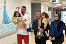 Mardin'de 4 yaşındaki çocuğun bağırsağından 8 parça mıknatıs çıkarıldı 7 Mardin'de 4 yaşındaki çocuğun bağırsağından 8 parça mıknatıs çıkarıldı