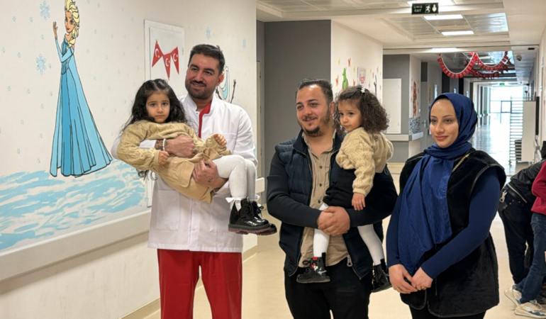 Mardin'de 4 yaşındaki çocuğun bağırsağından 8 parça mıknatıs çıkarıldı 44 Mardin'de 4 yaşındaki çocuğun bağırsağından 8 parça mıknatıs çıkarıldı