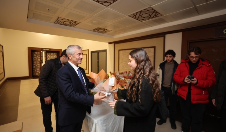 Şahinbey Belediyesi'nden YKS'de dereceye giren öğrencilere destek 33 Şahinbey Belediyesi'nden YKS'de dereceye giren öğrencilere destek