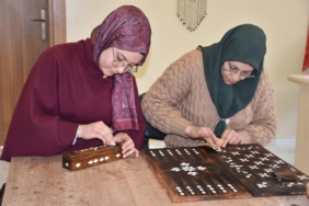 Sedef işlemeciliği Gaziantepli kadınların elinde geleceğe taşınıyor 9 Sedef işlemeciliği Gaziantepli kadınların elinde geleceğe taşınıyor