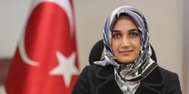 “Tarihi İmza: Türkiye’nin İlk Başörtülü Valisi Kübra Güran Yiğitbaşı İçişleri Bakan Yardımcısı Oldu” 110 35d923e0-862a-4837-b8fe-36279b18cb8d