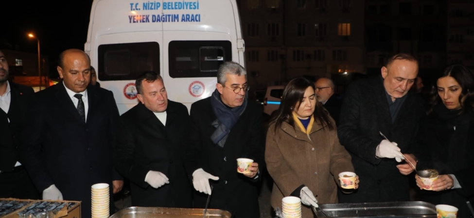 6 Şubat depremlerinin yıl dönümünde Nizip'te anma töreni düzenlendi