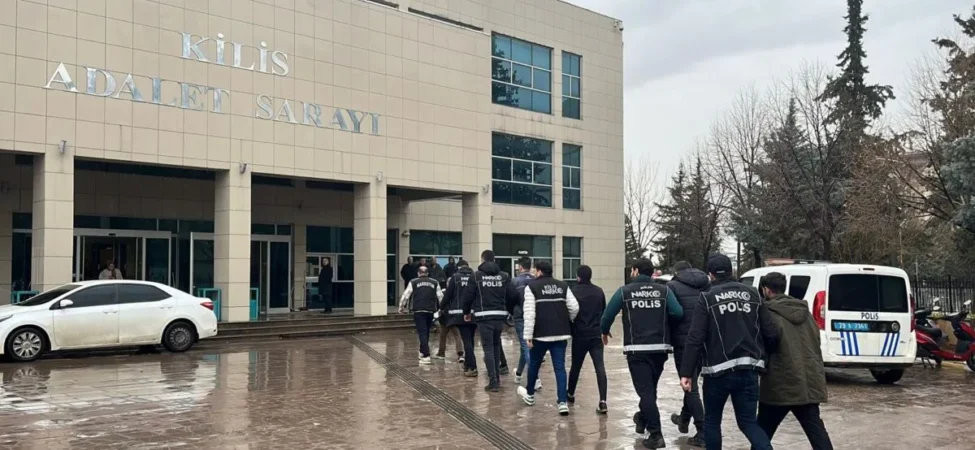 AA-20260216-40568573-40568571-KILISTE_UYUSTURUCU_OPERASYONUNDA_7_ZANLI_TUTUKLANDI