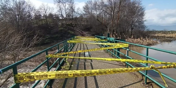 Tilmenhöyük Arkeolojik Parkı, Karasu Çayı'nda debi artışı nedeniyle geçici olarak ziyarete kapatıldı 14 AA-20260216-40569432-40569431-TILMENHOYUK_ARKEOLOJIK_PARKI_KARASU_CAYINDA_DEBI_ARTISI_NEDENIYLE_GECICI_OLARAK_ZIYARETE_KAPATILDI