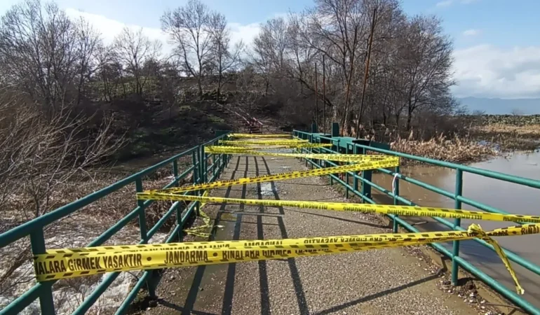 Tilmenhöyük Arkeolojik Parkı, Karasu Çayı'nda debi artışı nedeniyle geçici olarak ziyarete kapatıldı 33 AA-20260216-40569432-40569431-TILMENHOYUK_ARKEOLOJIK_PARKI_KARASU_CAYINDA_DEBI_ARTISI_NEDENIYLE_GECICI_OLARAK_ZIYARETE_KAPATILDI