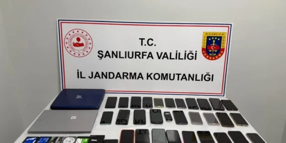 Şanlıurfa merkezli dolandırıcılık operasyonu kapsamında 18 şüpheli tutuklandı 12 AA-20260217-40576659-40576658-SANLIURFA_MERKEZLI_DOLANDIRICILIK_OPERASYONU_KAPSAMINDA_18_SUPHELI_TUTUKLANDI