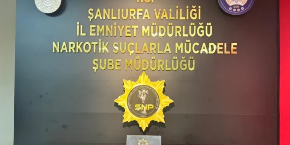 AA-20260218-40595015-40595011-SANLIURFADA_UYUSTURUCU_TICARETI_YAPTIKLARI_IDDIASIYLA_12_ZANLI_TUTUKLANDI