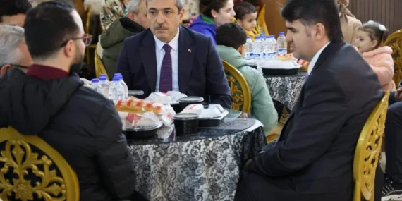 Gaziantep Vakıflar Bölge Müdürlüğü, Kilis'te iftar programı düzenledi 15 AA-20260221-40627712-40627706-GAZIANTEP_VAKIFLAR_BOLGE_MUDURLUGU_KILISTE_IFTAR_PROGRAMI_DUZENLEDI